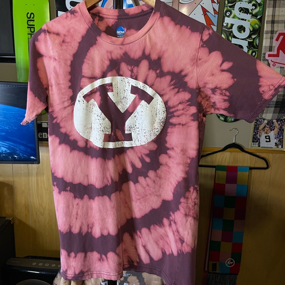 Ncaa BYU, spiral reverse dye Mens size M slim fit